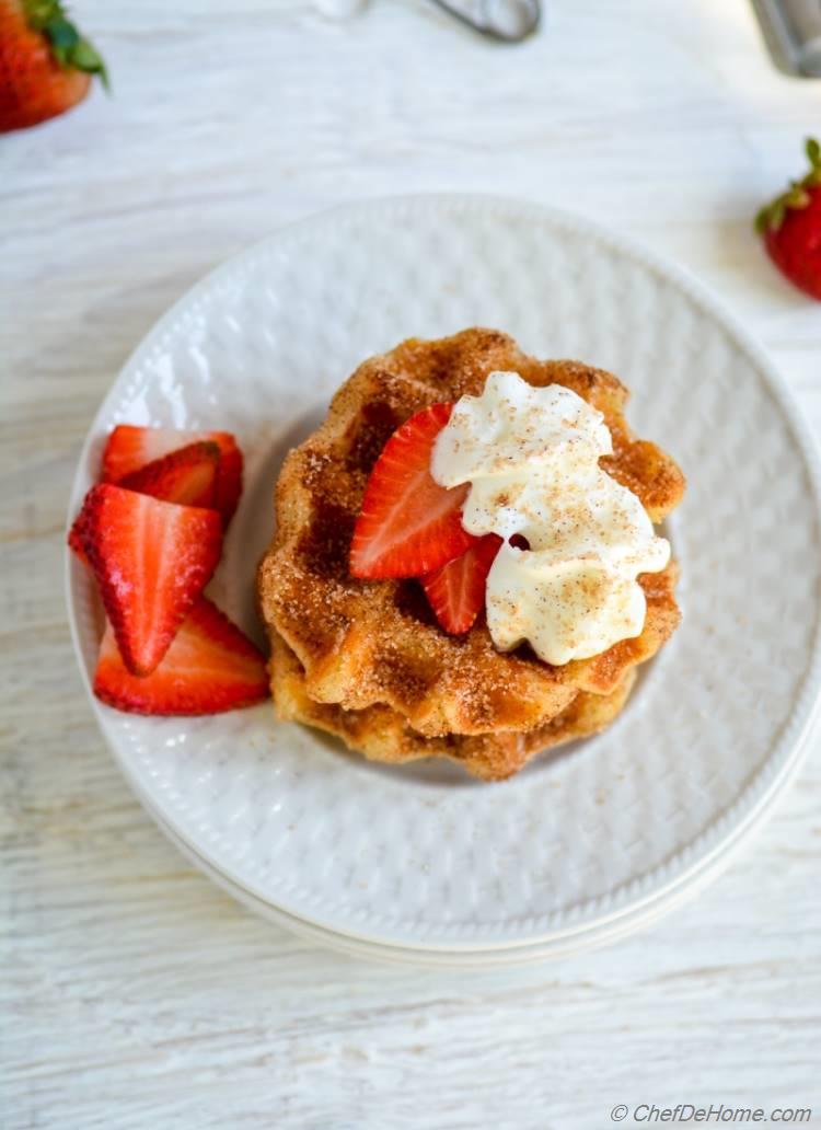 Egg Free Cinnamon Sugar Waffles with Strawberries for Breakfast | chefdehome.com