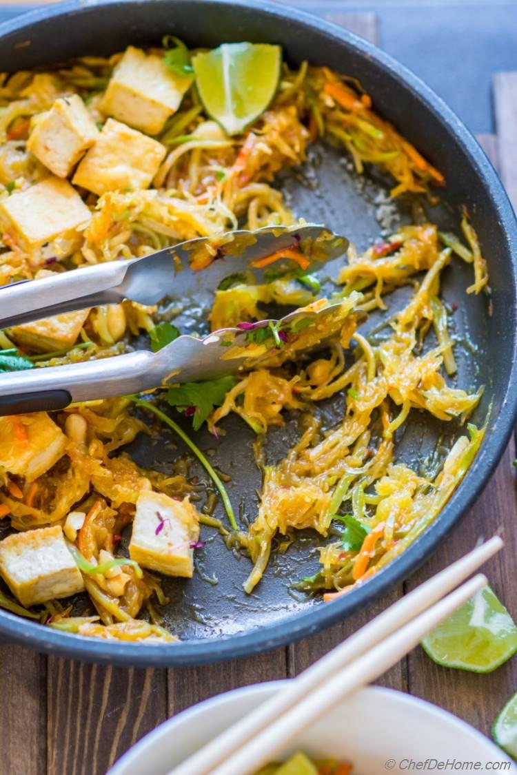 Spaghetti Squash Lo Mein with crispy tofu for gluten free dinner | chefdehome.com