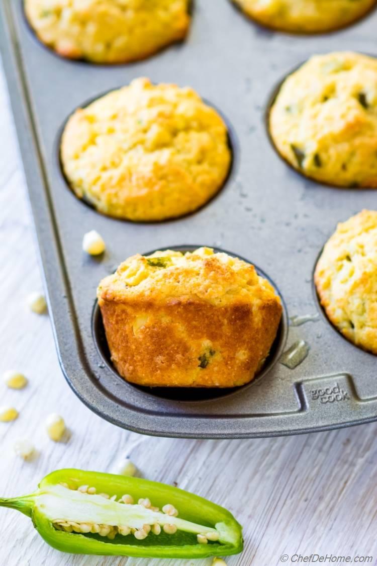 Moist inside and crusty outside - homemade jalapeno cornbread muffins | chefdehome.com