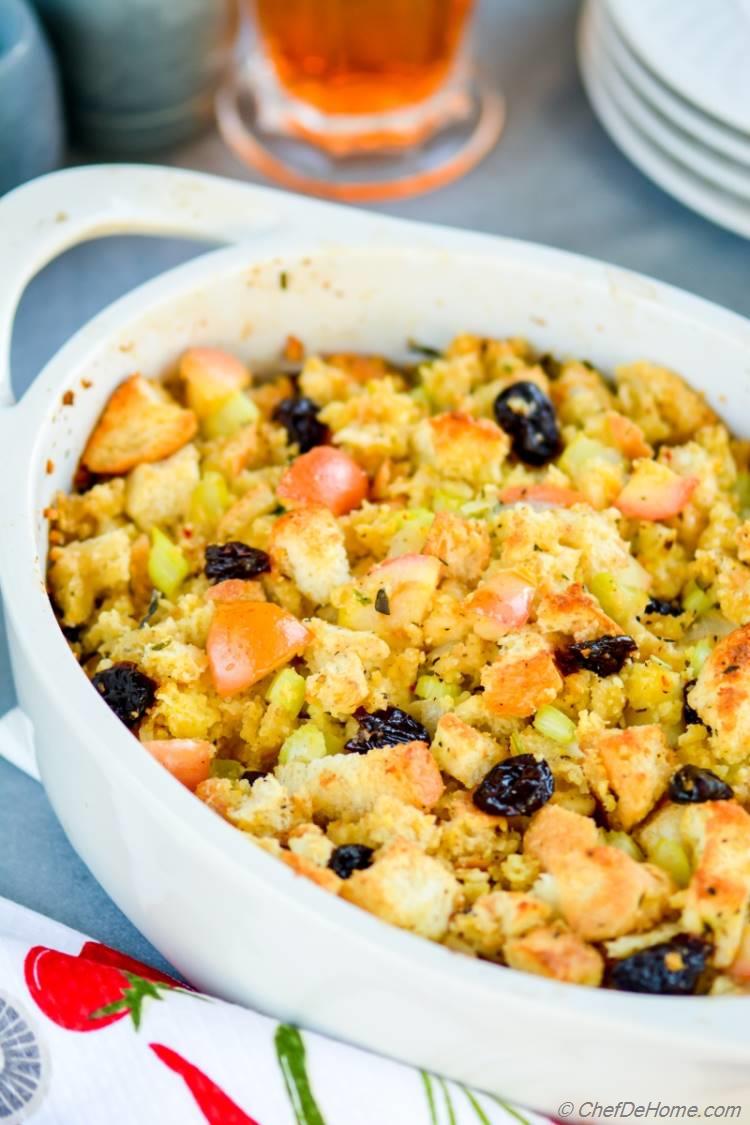 Cornbread Stuffing with Apple and Sage | chefdehome.com