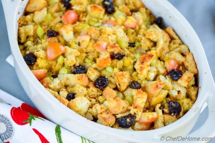 Easy Cornbread Stuffing with Apple and Sage for Thanksgiving Feast | chefdehome.com
