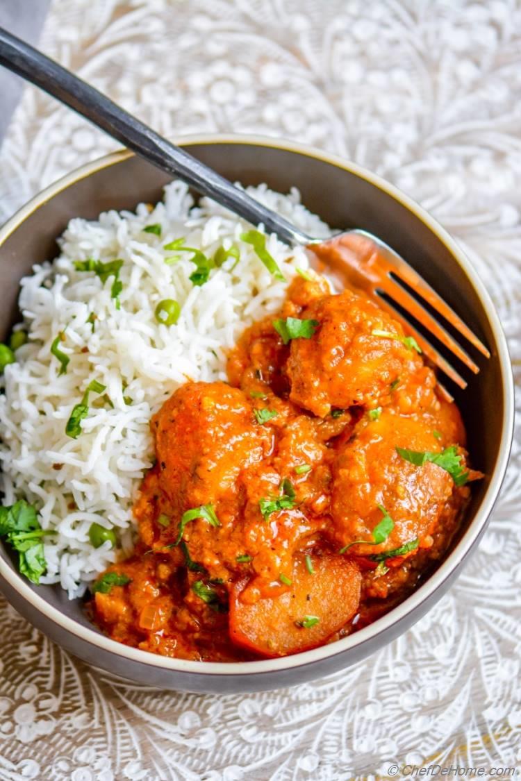 Authentic Kashmiri Dum Aloo | chefdehome.com