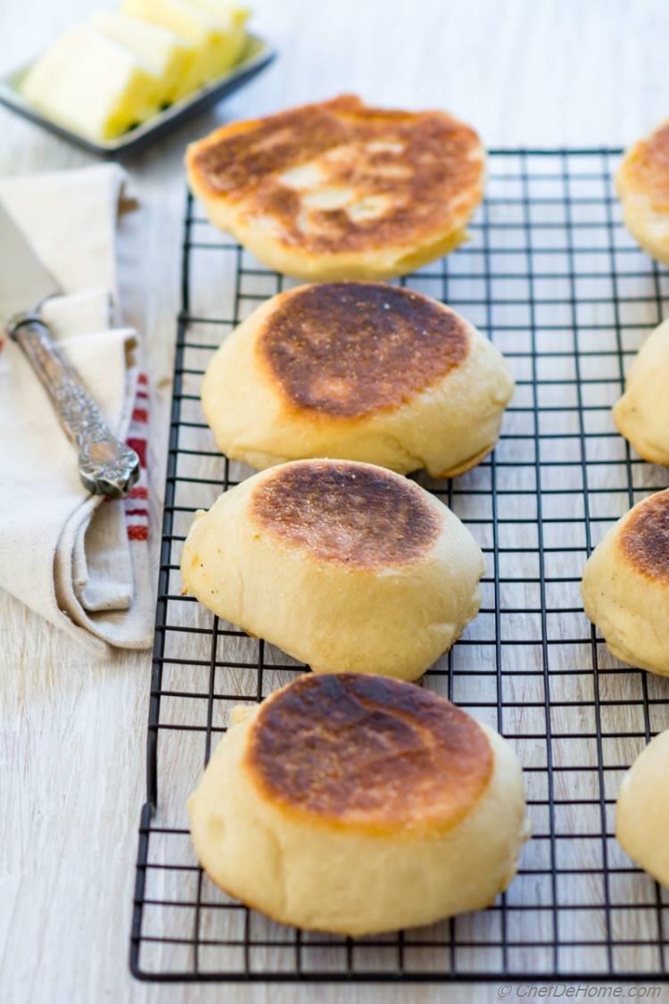 Homemade fluffy fresh baked English Muffins | chefdehome.com