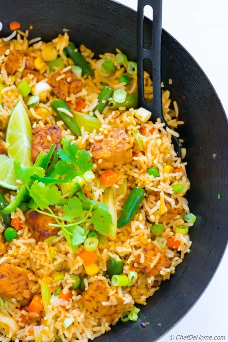 Healthy vegan vegetable fried rice 