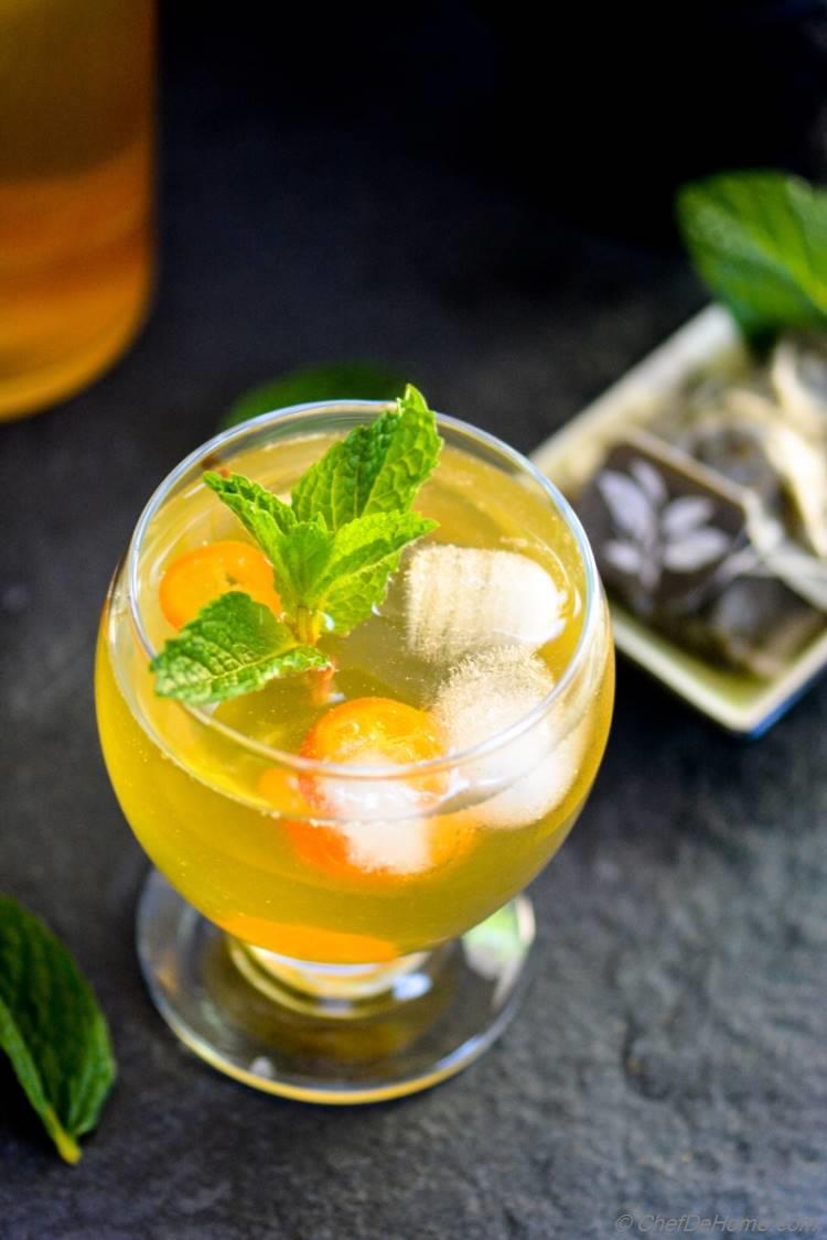 Green Tea and Kumquat Spritzer sweetened with Agave - Vegan | chefdehome.com