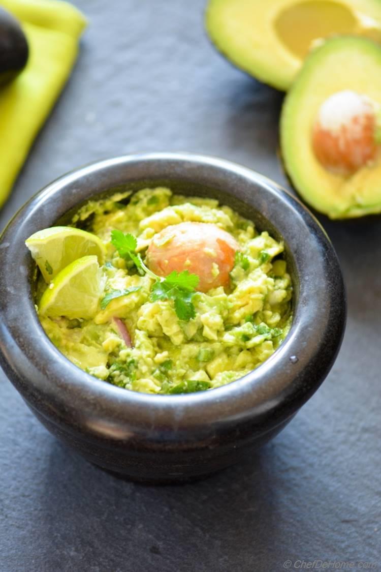 Zesty Garlic Guacamole Dip Recipe | ChefDeHome.com