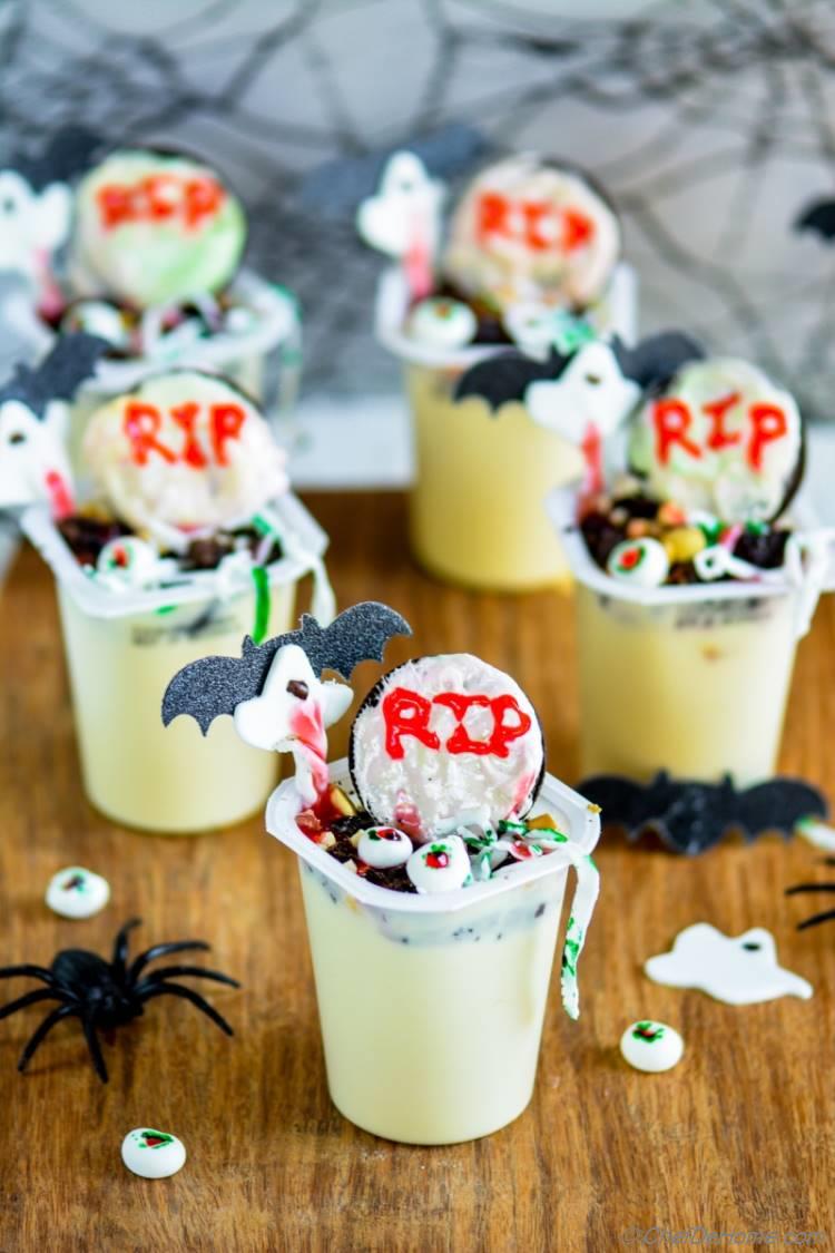 Halloween Graveyard Snack Pack Pudding Cups | chefdehome.com