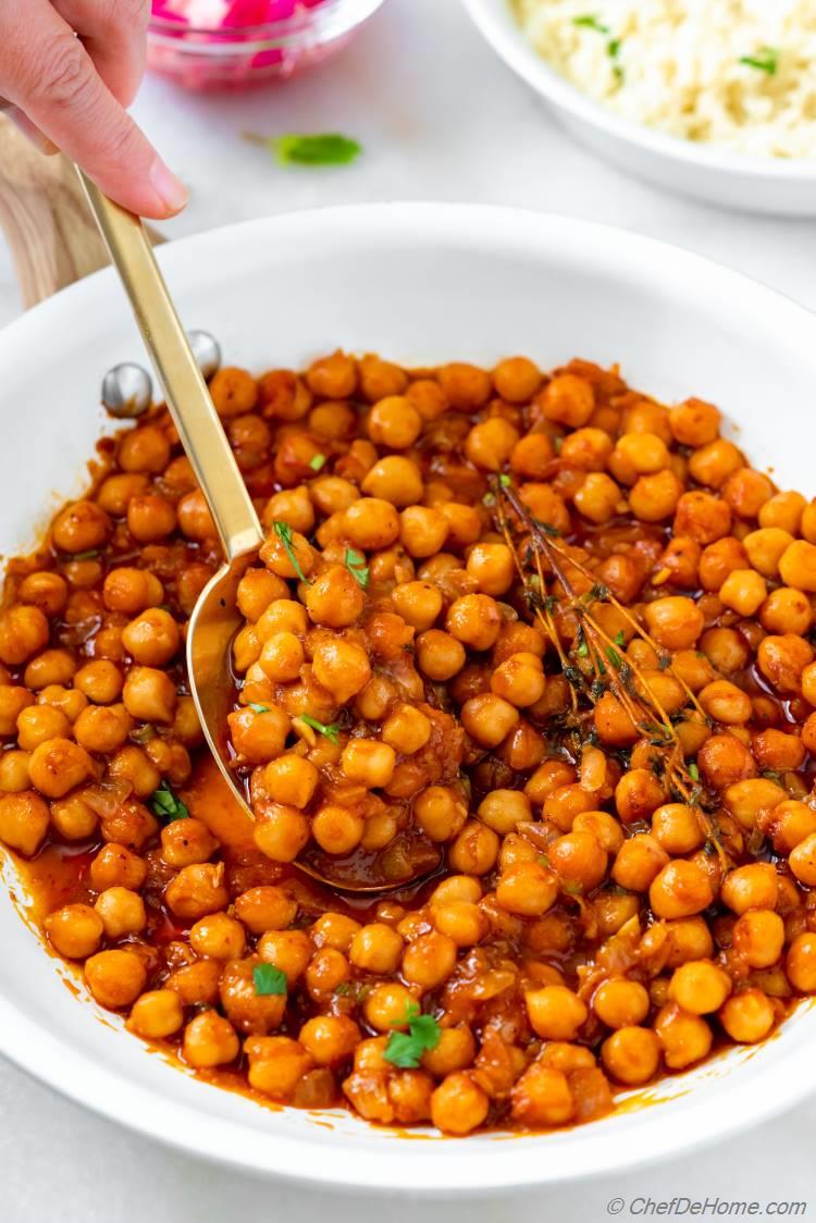 Chickpeas braised with Harissa and Spices