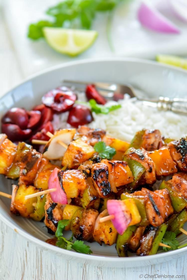 Easy grilled Hawaiian Chicken Skewers with homemade sweet and sour Hawaiian sauce | chefdehome.com