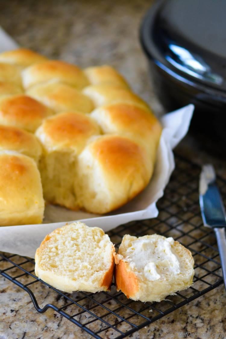 Homemade Hawaiian Sweet Dinner Rolls! Great tasting dinner rolls for holiday family dinners!