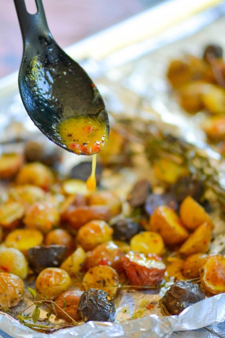 Herb Roasted Baby Potatoes with Sweet and Spicy Mustard Dressing! Add dressing when potatoes are hot, just-out-of-the-oven-hot! This make potatoes absorb sweet and spicy flavor and taste delicious!