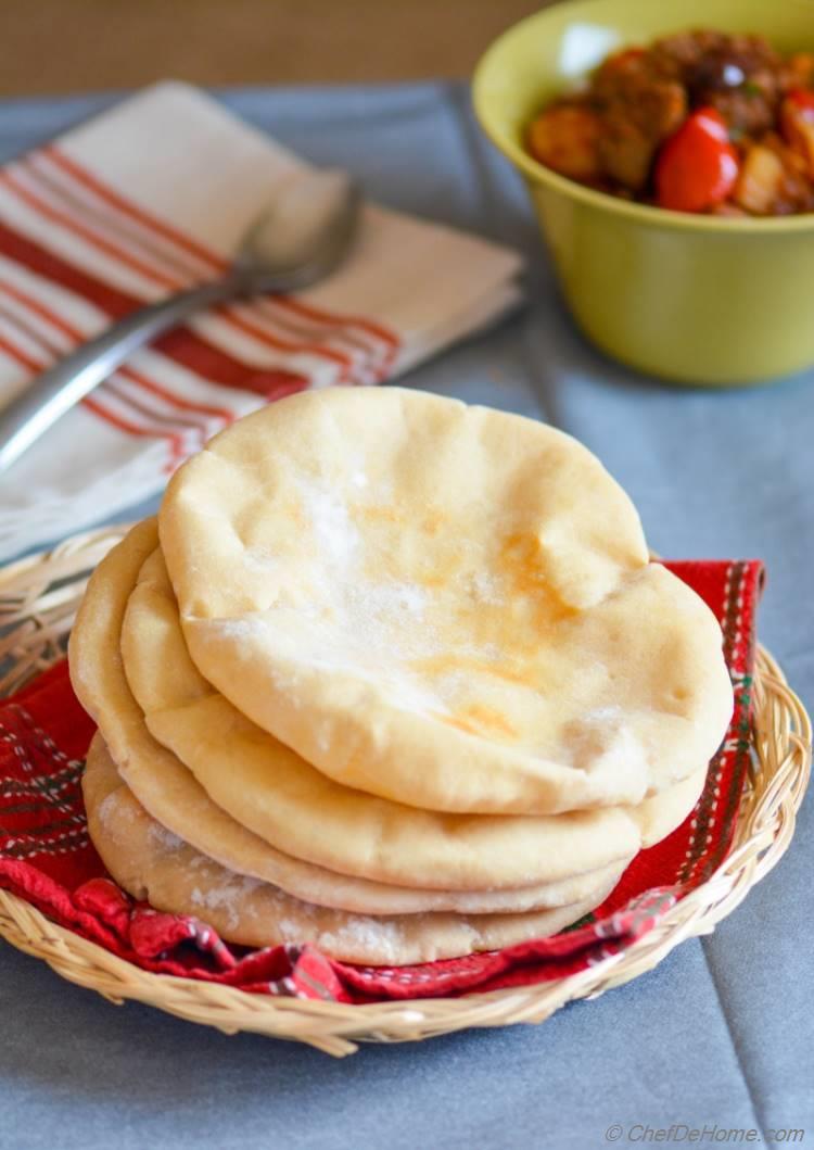 Homemade Healthy Wholewheat Pita Breads #vegan #diy #breads 