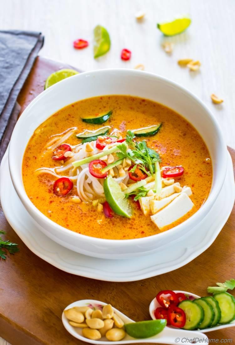 Creamy Vegetarian and flavorful Laksa Soup with Rice Noodles for comforting winter dinner | chefdehome.com