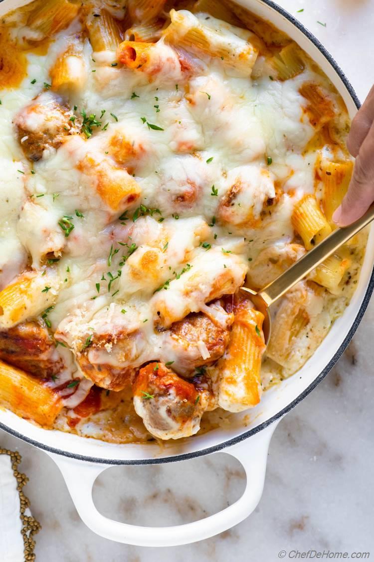 Mac and Cheese Meatballs Casserole