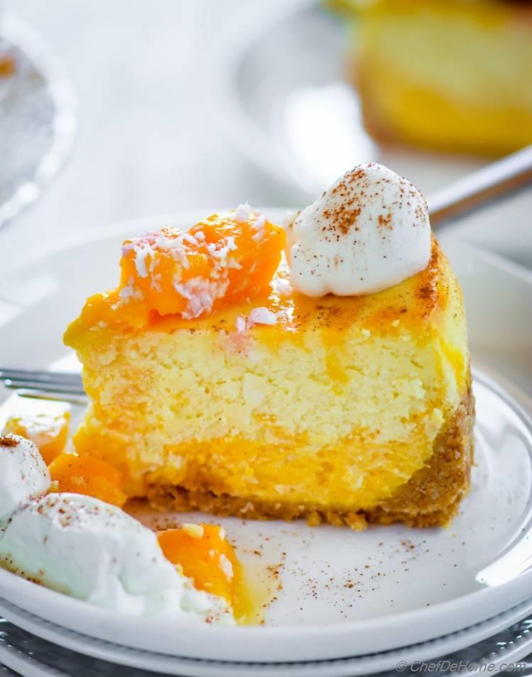 moist and rich easy mango cheesecake with fresh mangoes and sour cream and baking technique to bake extra lite cake | chefdehome.com