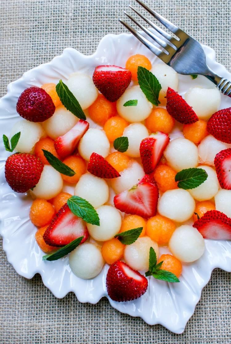 Vegan Summer Fruit Salad with Melon and Strawberries | chefdehome.com