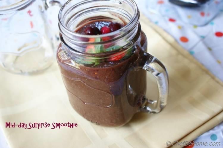 Midday Smoothie with Spinach Strawberry and Blood Orange