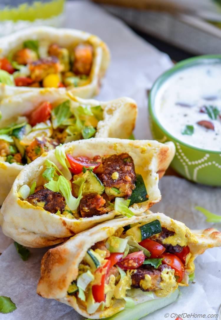 Spicy Veggie Indian Naan Curry Pockets | chefdehome.com