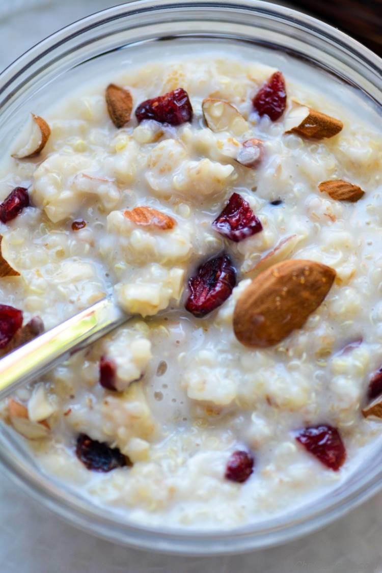 Creamy yet low-fat warm Oats and Quinoa Porridge for Healthy Start of the Day