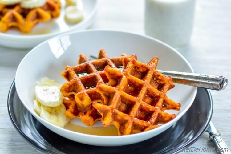 Enjoy a healthy breakfast with Family with waffles made with Whole Grain Oats and Almond Milk | chefdehome.com