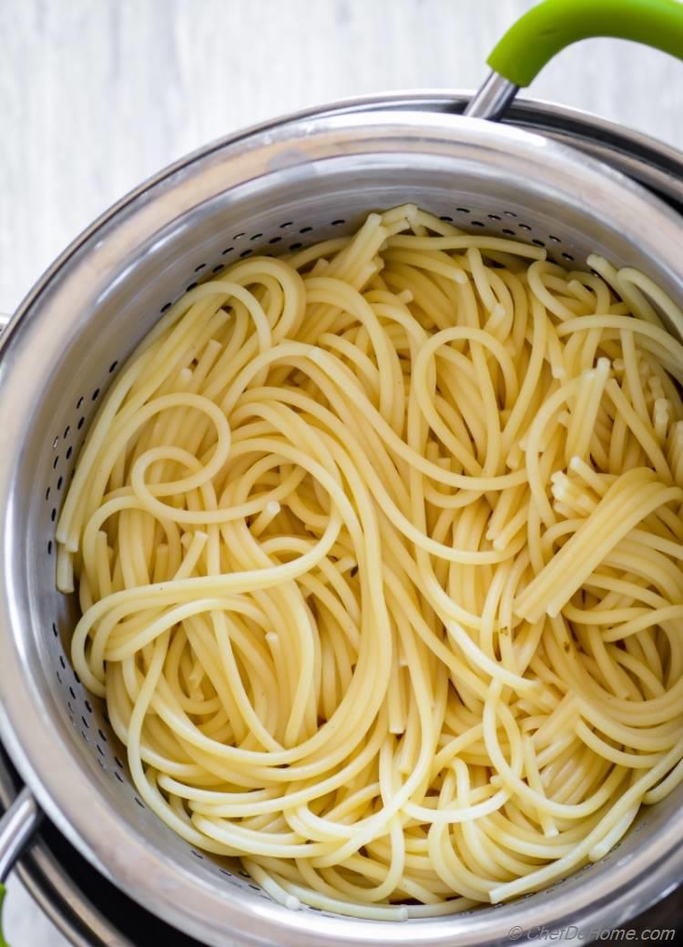 Creamy Mushroom Sauce coated gluten free spaghetti | chefdehome.com