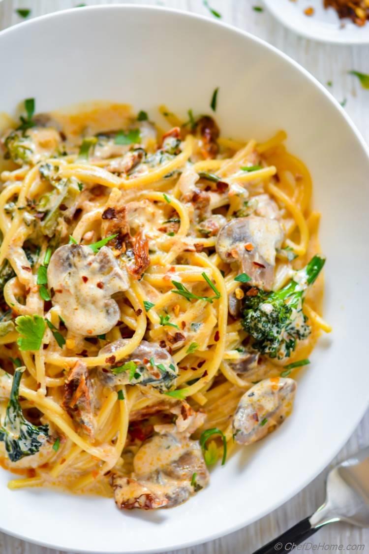 Creamy Mushroom Sauce coated gluten free spaghetti | chefdehome.com