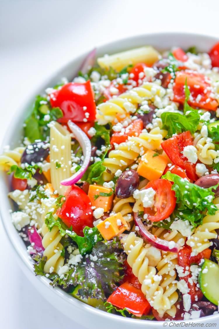 a deli style pasta salad vegetarian and healthy touch of kale and lots of crunchy vegetables | chefdehome.com 