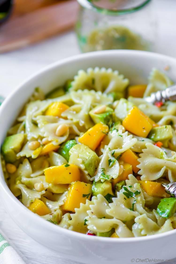 Mango Avocado Pasta Salad with Cilantro Lime Dressing | chefdehome.com