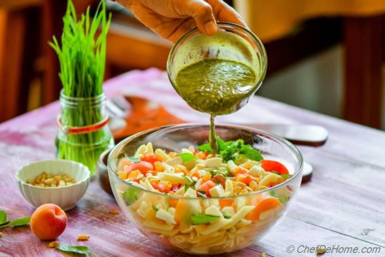 Penne Caprese Pasta Salad with Pesto Dressing | chefdehome.com