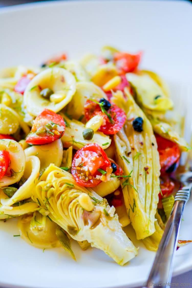 Perfect Holiday Salad with Lite Lemon Dressing and Roasted Sweet Fennel and Artichoke | chefdehome.com