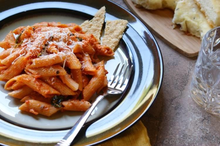 Penne Pasta with easy and homemade Tomato Cream Sauce