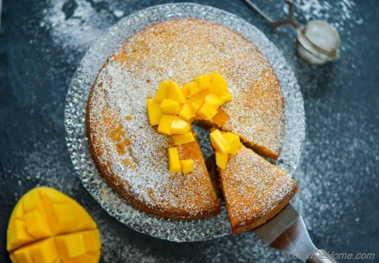 Moist Mango and Coconut Pound Cake | chefdehome.com