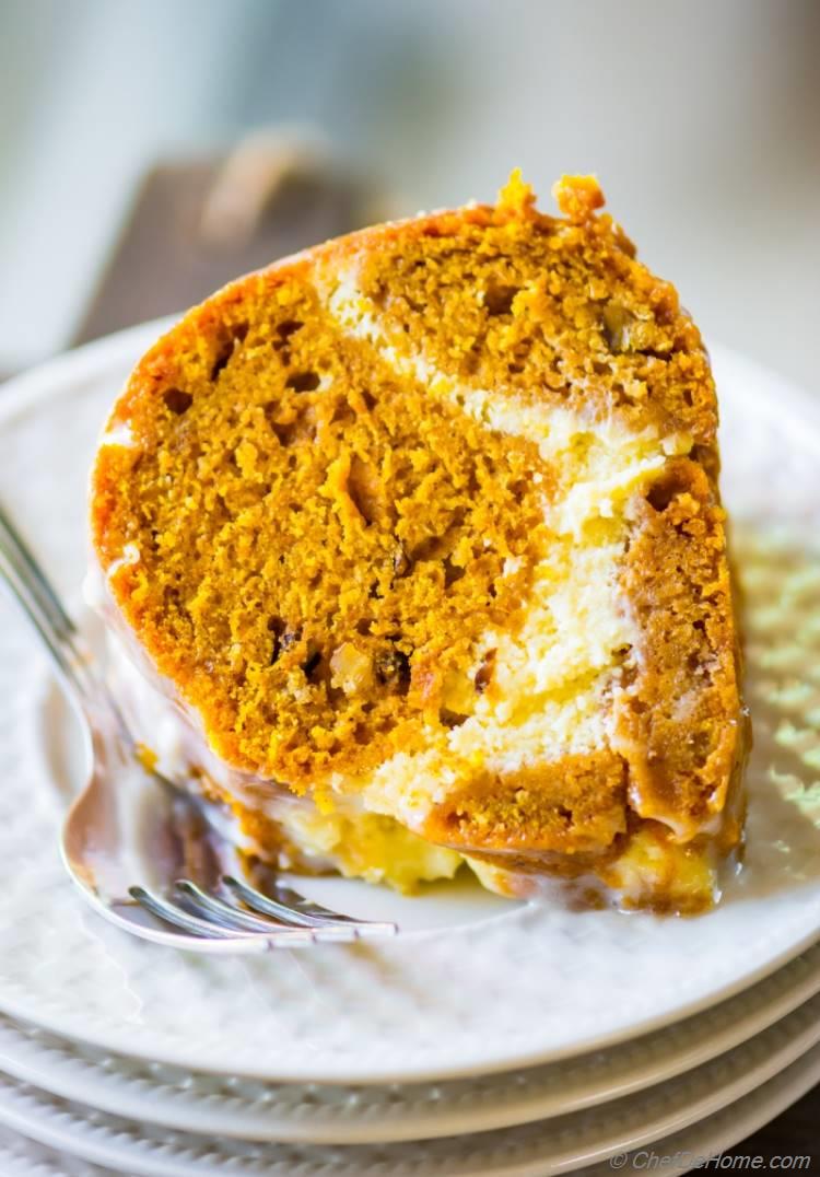 Slice of Pumpkin Cake with delicious Cheesecake Swirl | chefdehome.com