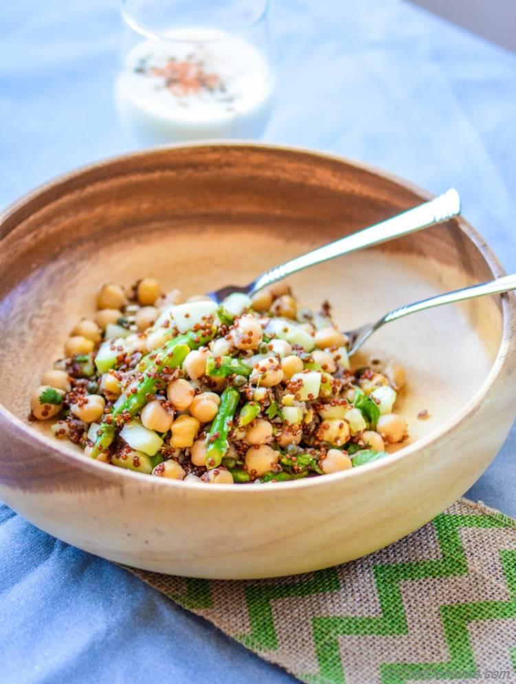 Chickpeas and Quinoa Salad with Asparagus. Vegan, gluten-free, great to make-ahead! 