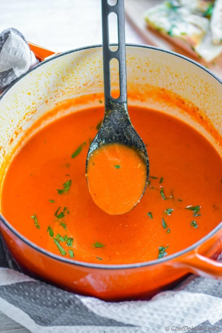 Creamy yet vegan and low-oil Roasted Red Pepper Soup | chefdehome.com