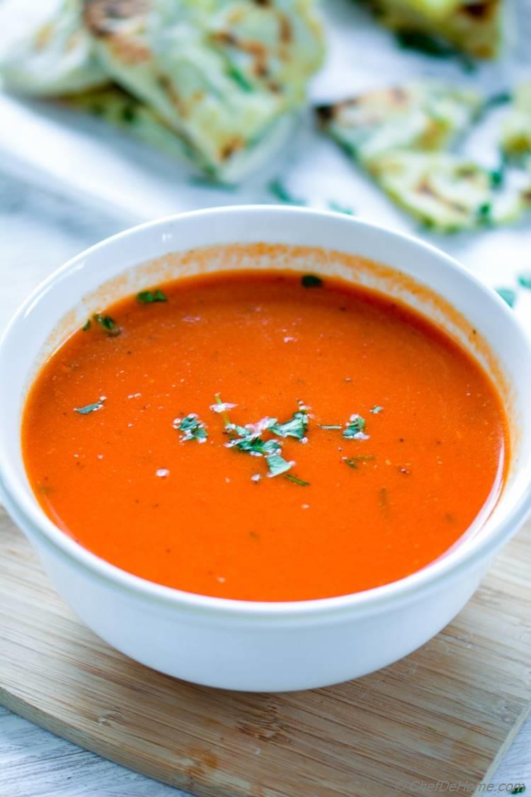 Lite and Healthy Roasted Red Pepper Soup | chefdehome.com