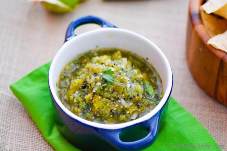 Fire Roasted Tomatillo and Jalapeno Salsa. A great and delicious way to kick-start parties!  #vegan #paleo #gluten-free