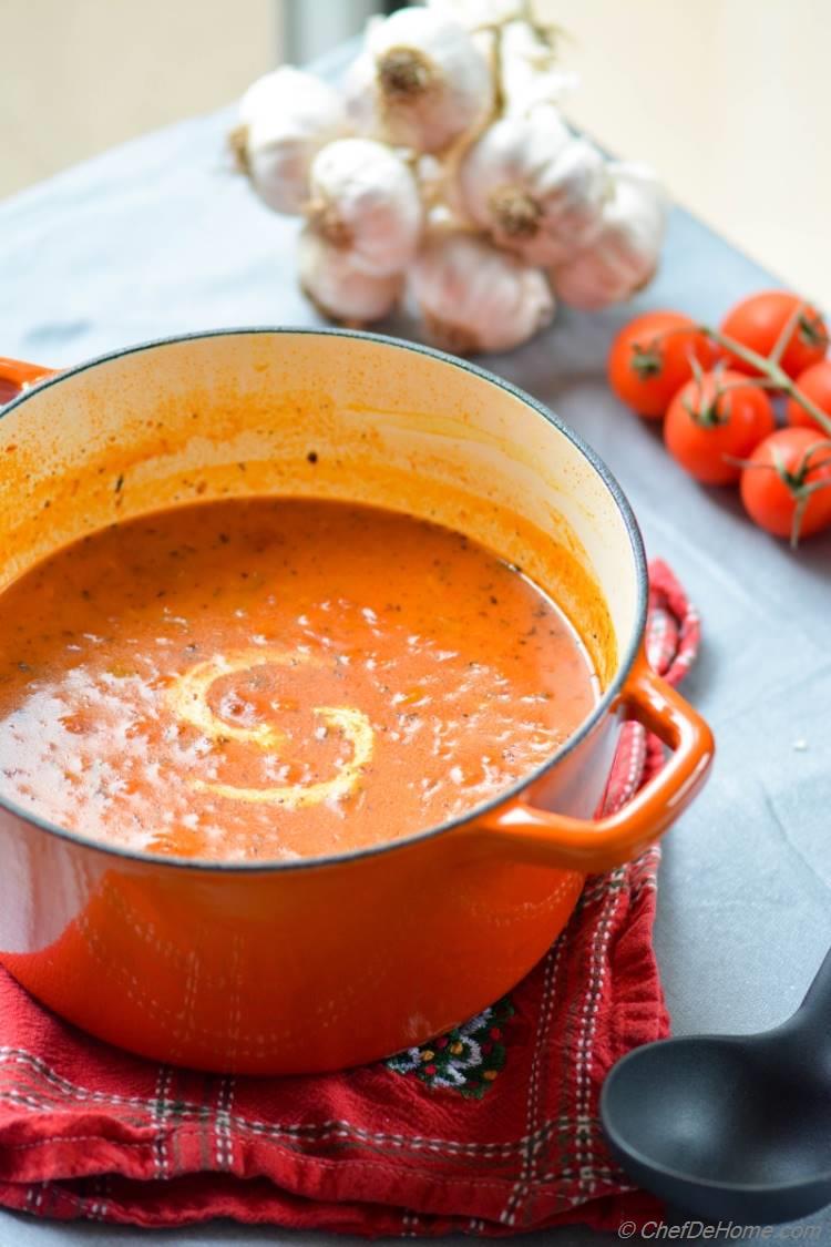 Creamy Roasted Garlic and Tomatoes Soup