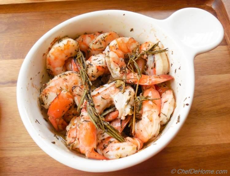 Roasted Garlic-Rosemary Shrimp, an easy fall dinner in just 25 minutes!