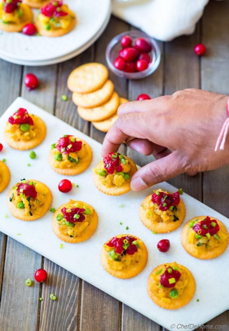 RITZ Crackers Samosa Bites with potato filling and cranberry chutney | chefdehome.com