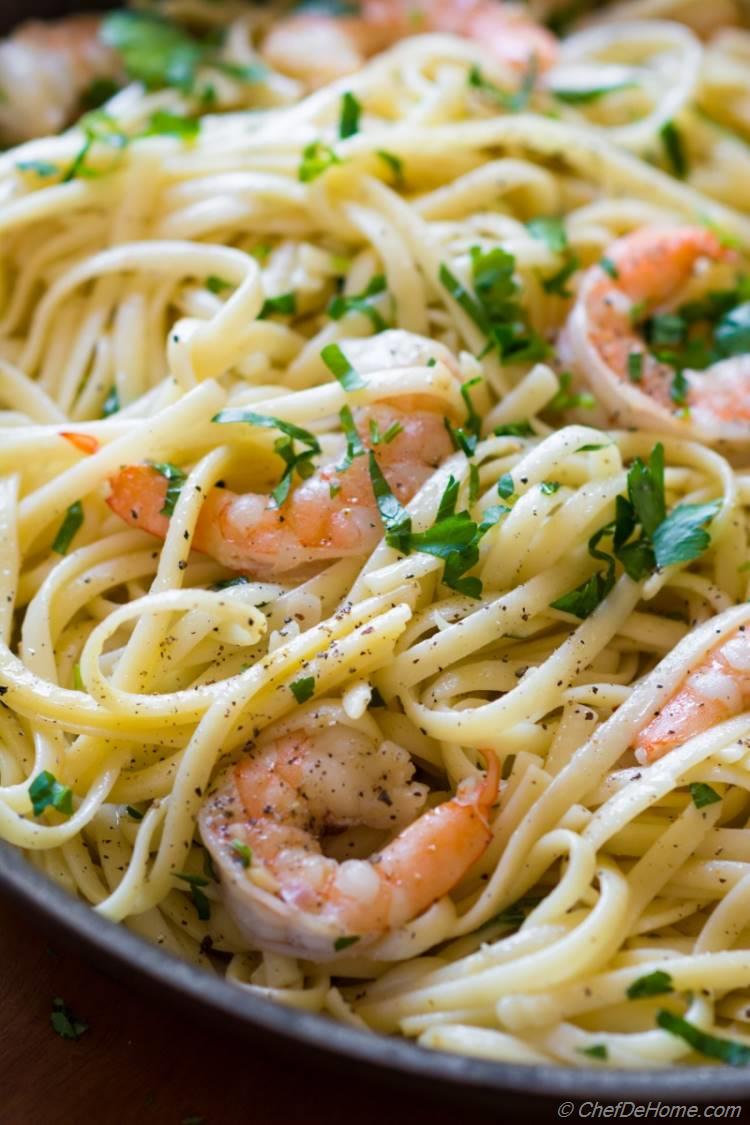 Garlic Shrimp Scampi Linguine Recipe | ChefDeHome.com