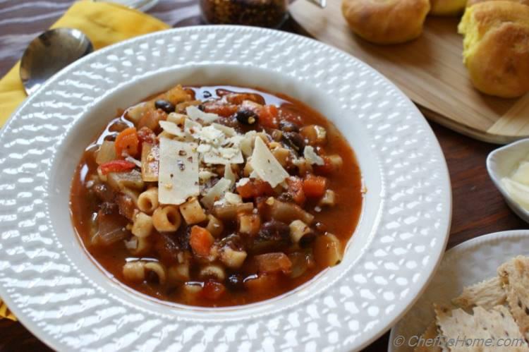 Crockpot Minestrone Soup with Pasta