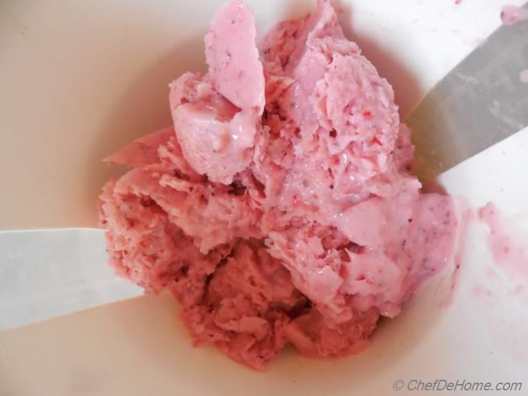 Strawberry Chia Frozen Yogurt