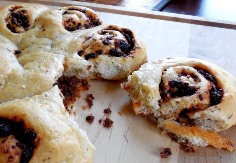 Sundried Tomato and Walnuts Stuffed Breakfast Bread | chefdehome.com