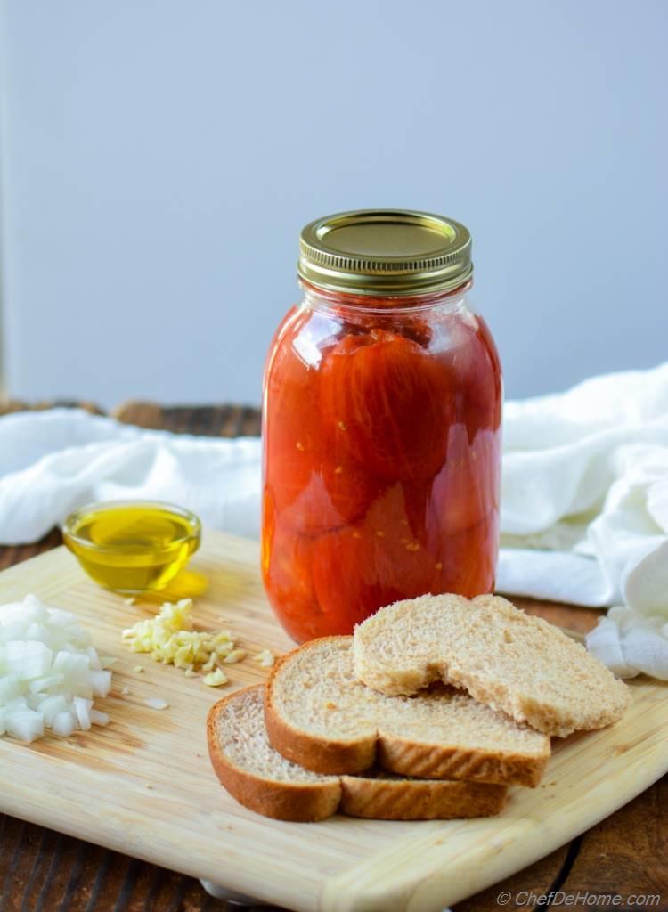 Ingredients for a lite and healthy Tomato and Bread Soup | chefdehome.com