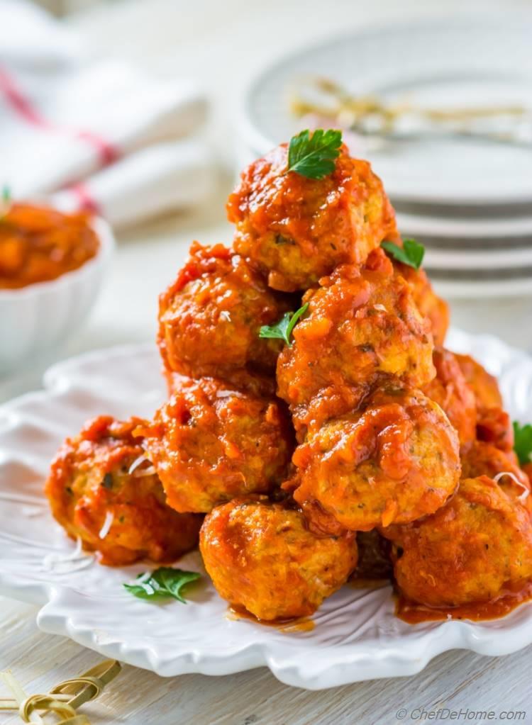 Turkey meatballs coated in Italian marinara sauce | chefdehome.com