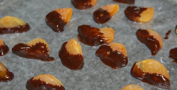 Chocolate Dipped Apricots