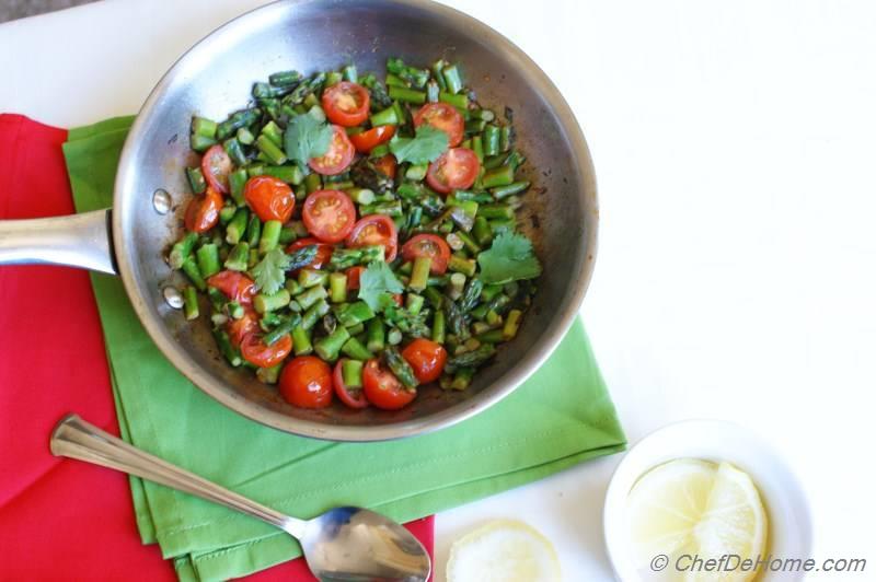 Asparagus with Garlic and Cherry Tomatoes Recipe