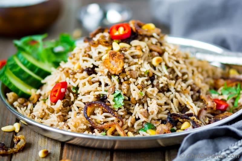 Mujaddara: Nasi Lentil Sehat dengan Bawang Goreng yang Menggugah Selera