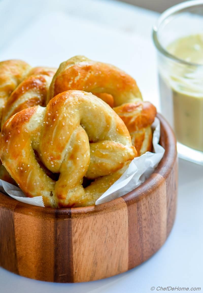 Easy Homemade Soft Pretzels Recipe